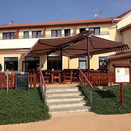 Apartmany, Penzion, Wellness U Zlate Rybky Vyškov Екстериор снимка