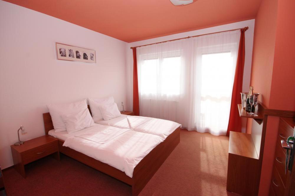 Apartmany, Penzion, Wellness U Zlate Rybky Vyškov Екстериор снимка